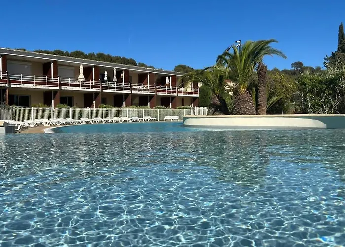 Les Terrasses Du Liouquet T2, Piscine , Parking , Mer A 150 M