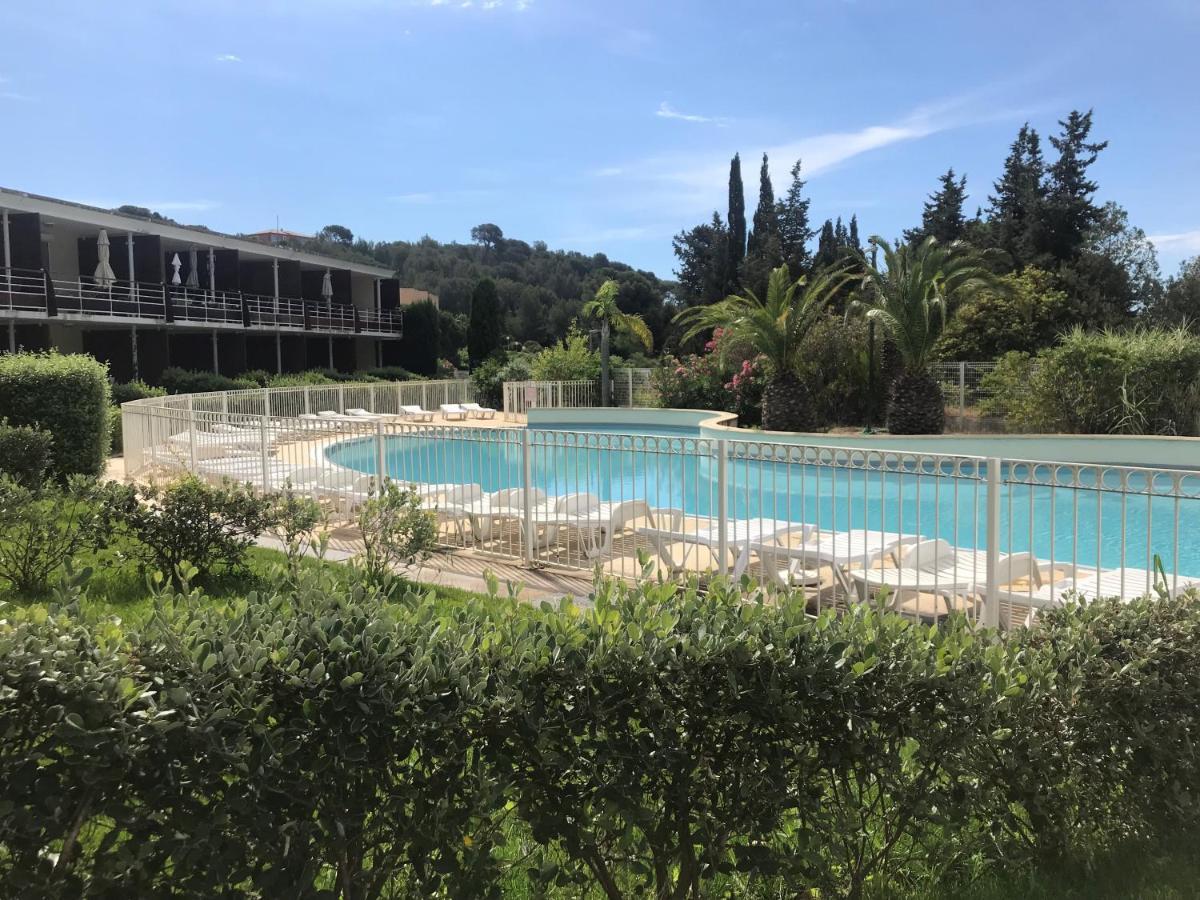 Les Terrasses Du Liouquet T2, Piscine , Parking , A 150 M * La Ciotat